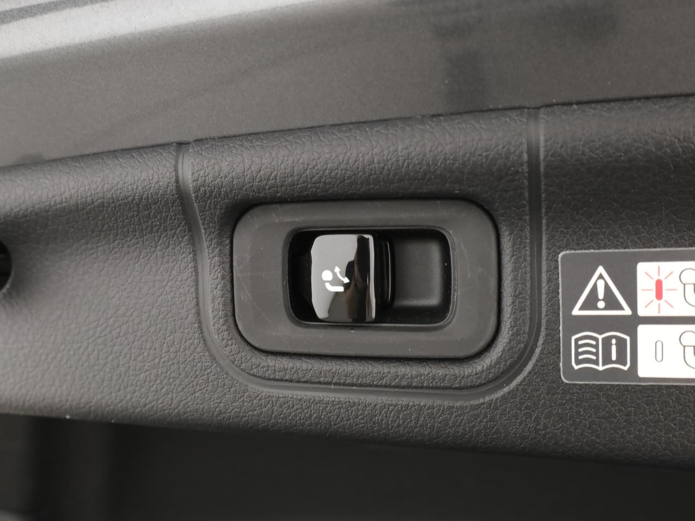 Mercedes-Benz C 220 d 4M Bild 24