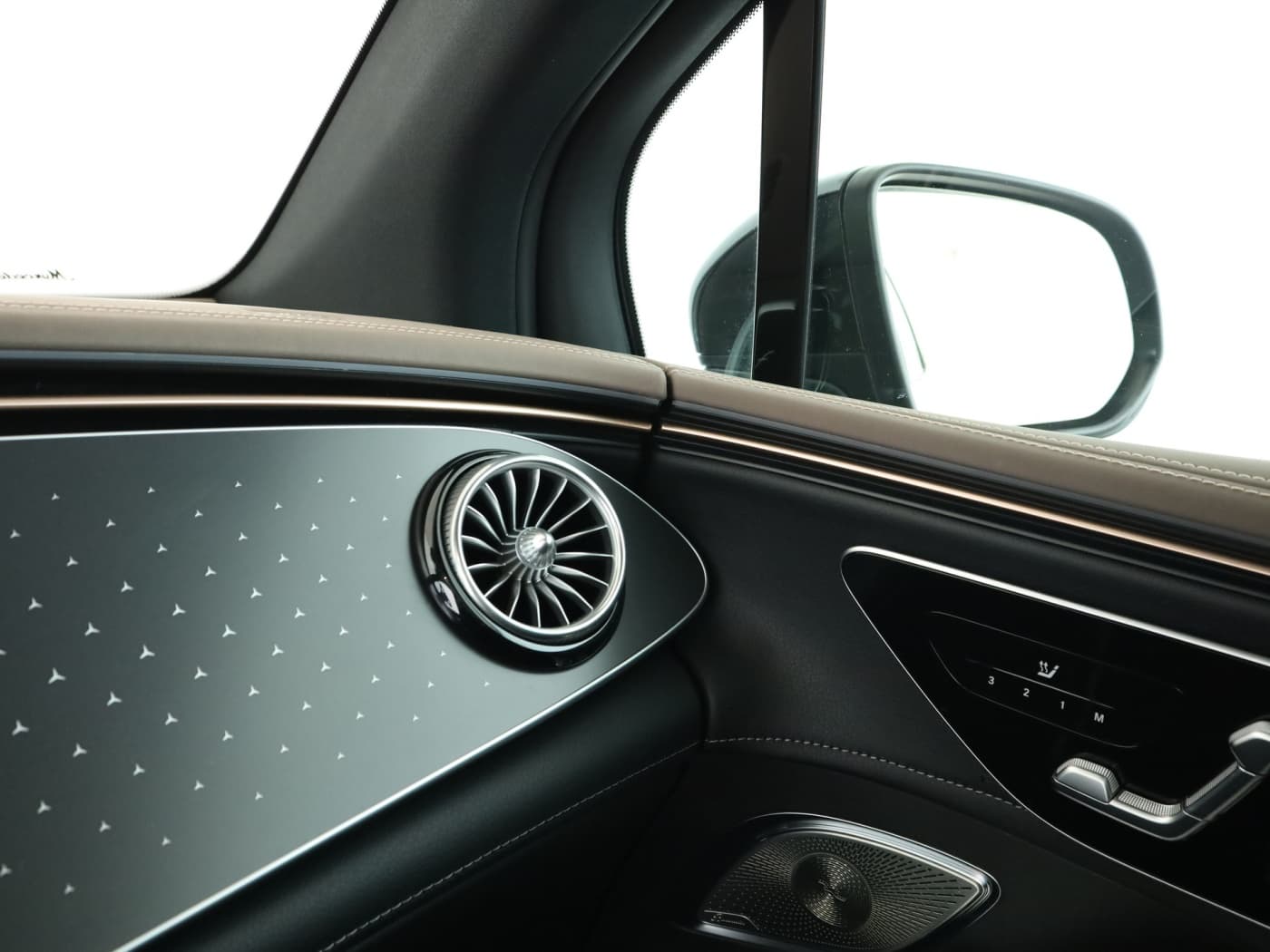 Mercedes-Benz EQE 350 4M SUV Bild 16