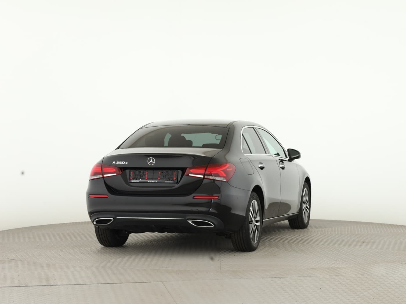 Mercedes-Benz A 250 e Lim Bild 2