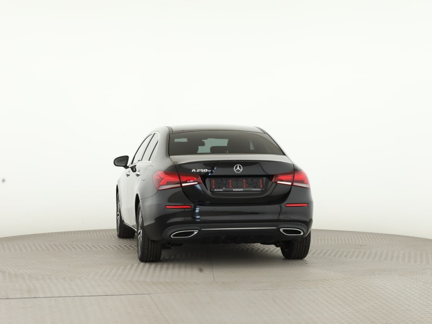 Mercedes-Benz A 250 e Lim Bild 4