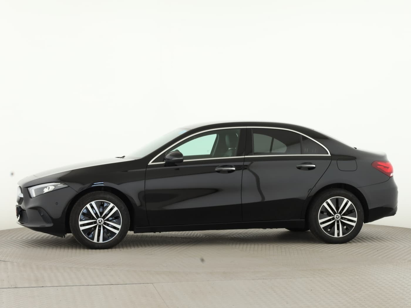 Mercedes-Benz A 250 e Lim Bild 7