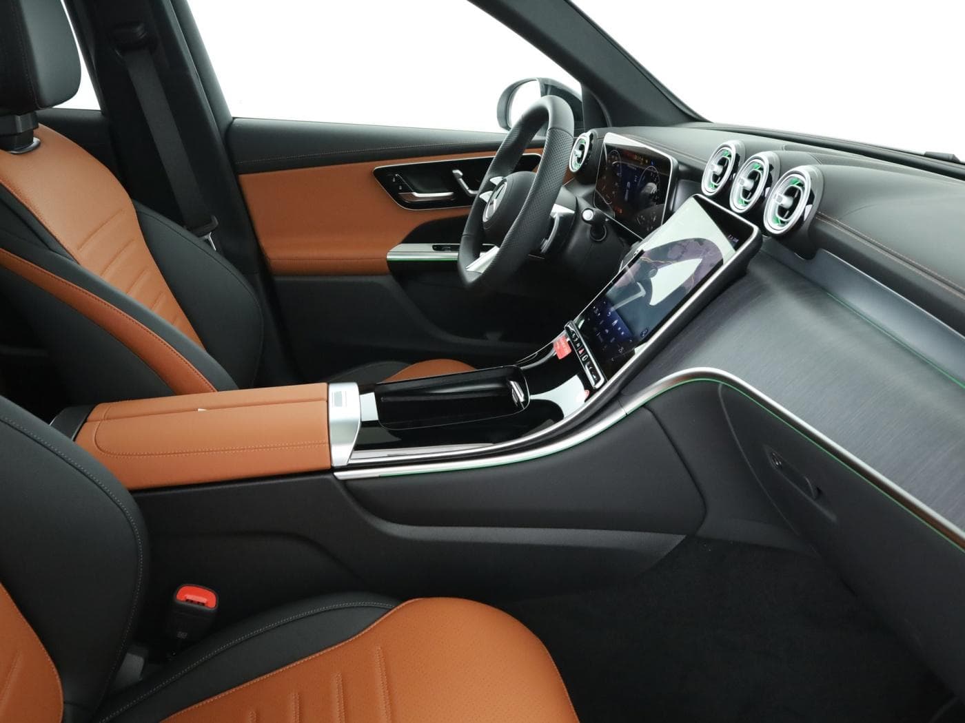 Mercedes-Benz GLC 300 e 4MATIC mit EQ Hybrid Technologie Bild 17