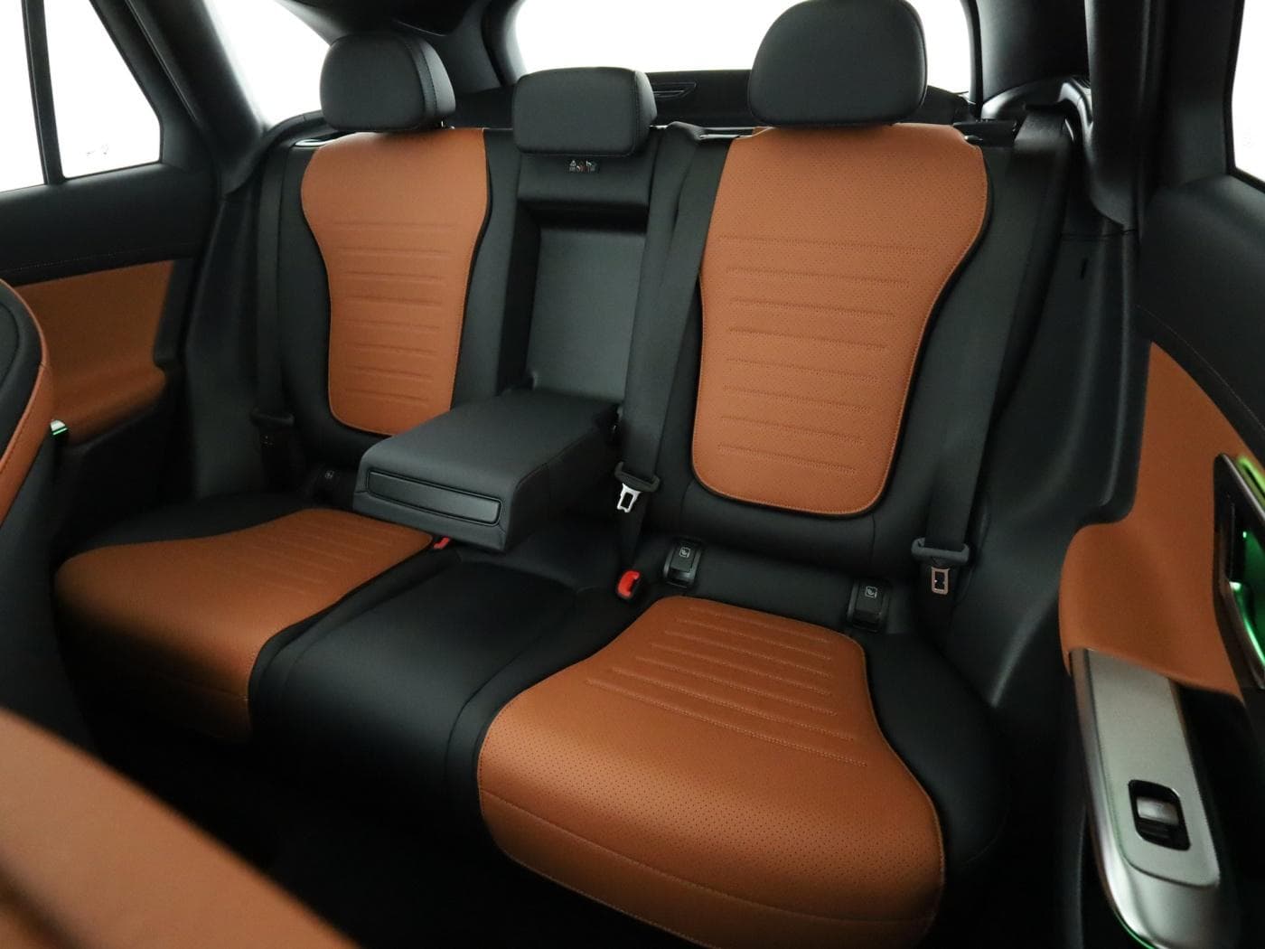 Mercedes-Benz GLC 300 e 4MATIC mit EQ Hybrid Technologie Bild 18