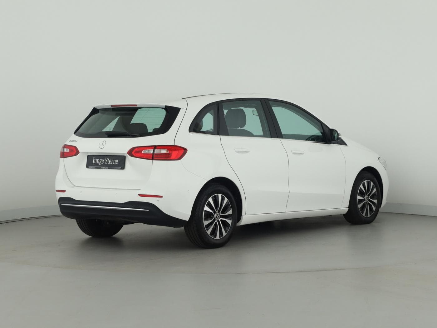 Mercedes-Benz B 180 d Bild 6