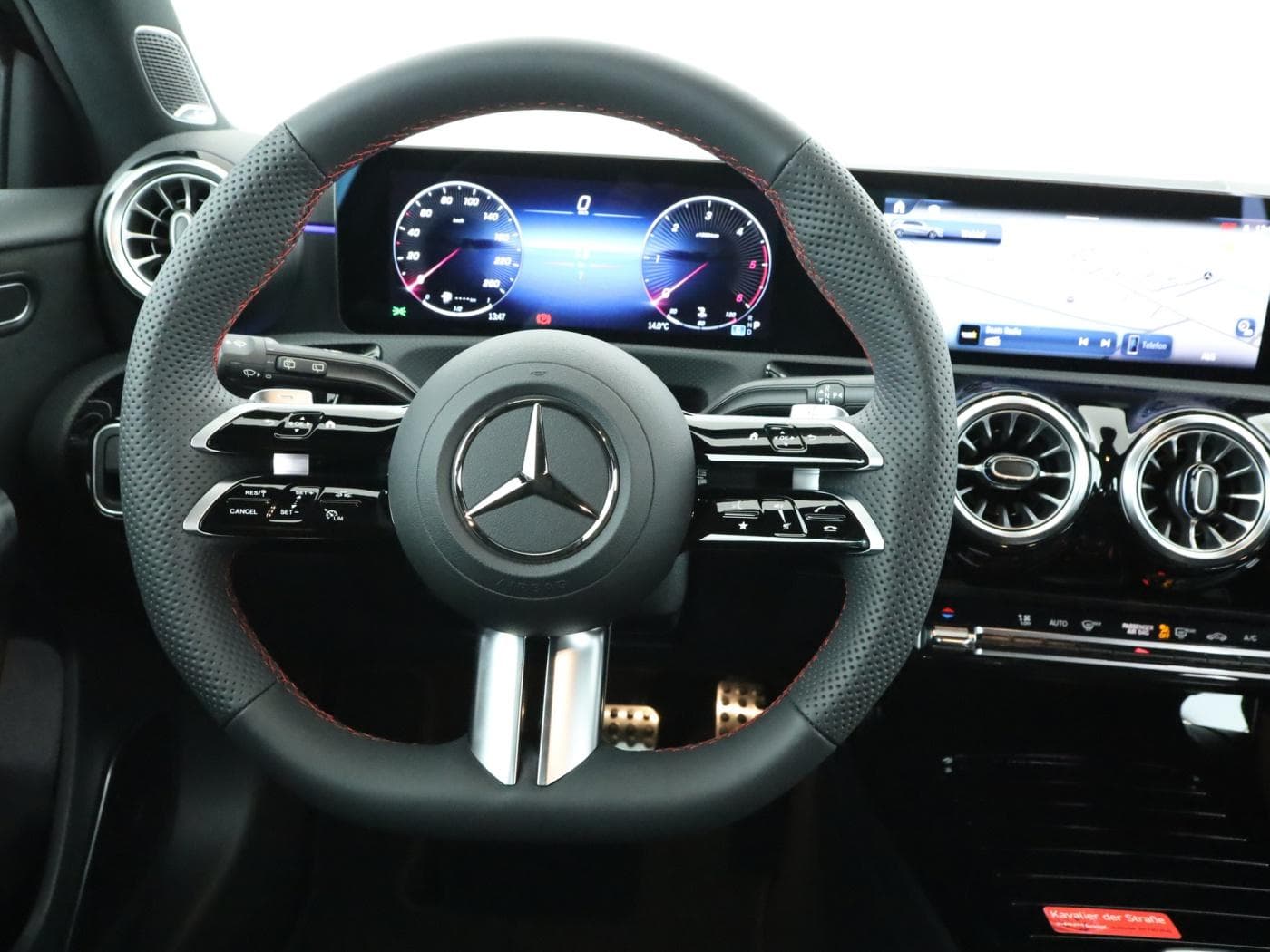 Mercedes-Benz A 220 d Bild 11