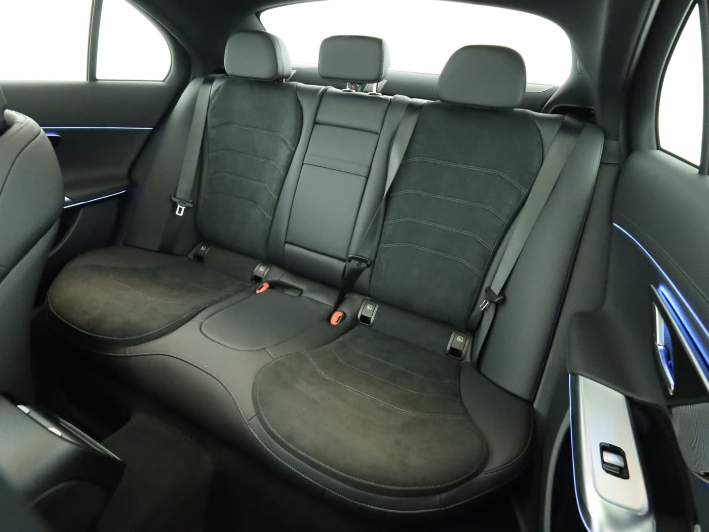 Mercedes-Benz E 300 de Limousine mit EQ Hybrid Technologie Bild 18