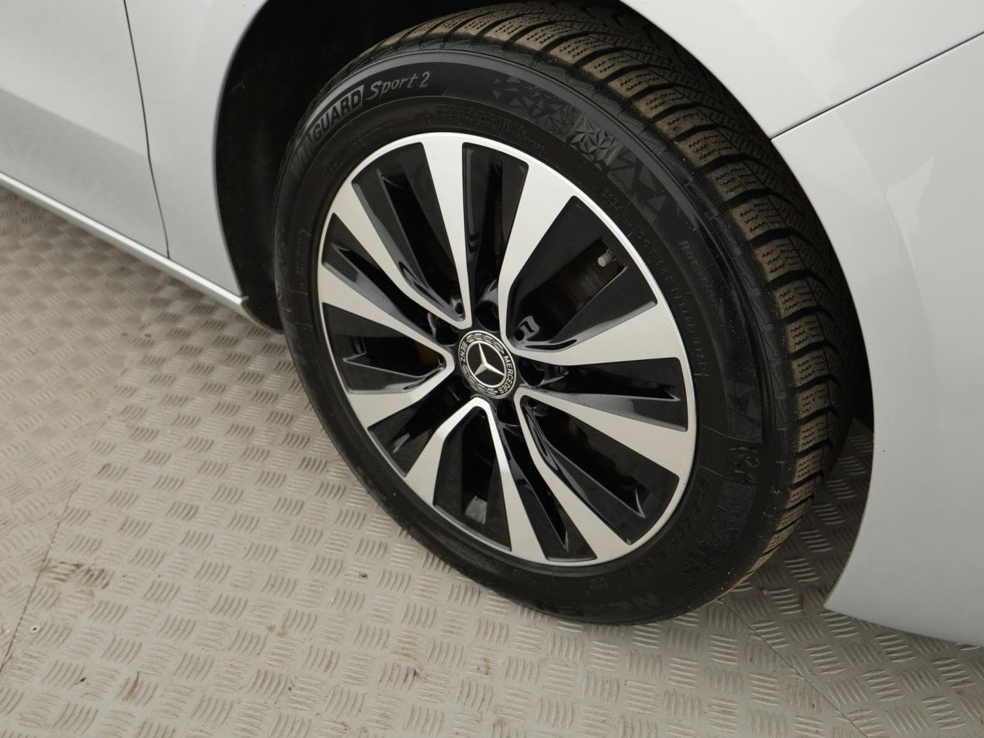 Mercedes-Benz B 250 e Bild 21