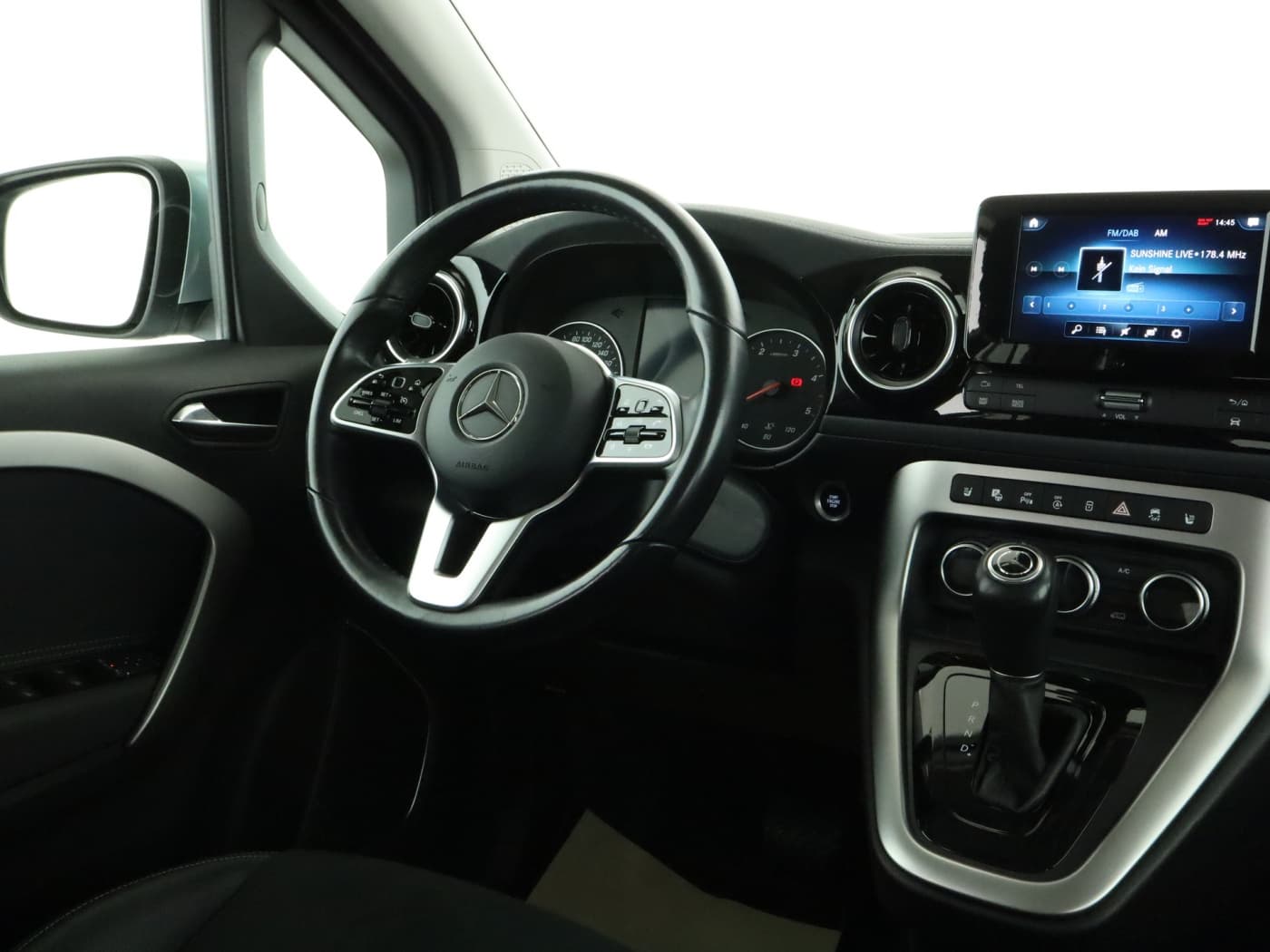 Mercedes-Benz T 180 d Progressive standard Bild 10