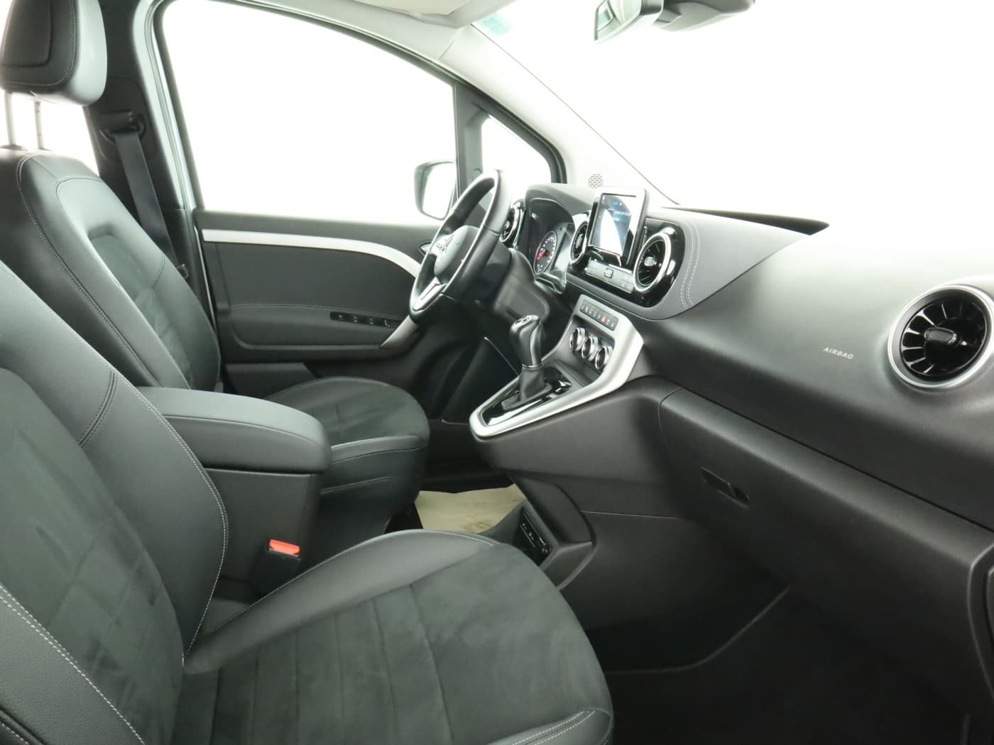 Mercedes-Benz T 180 d Progressive standard Bild 17