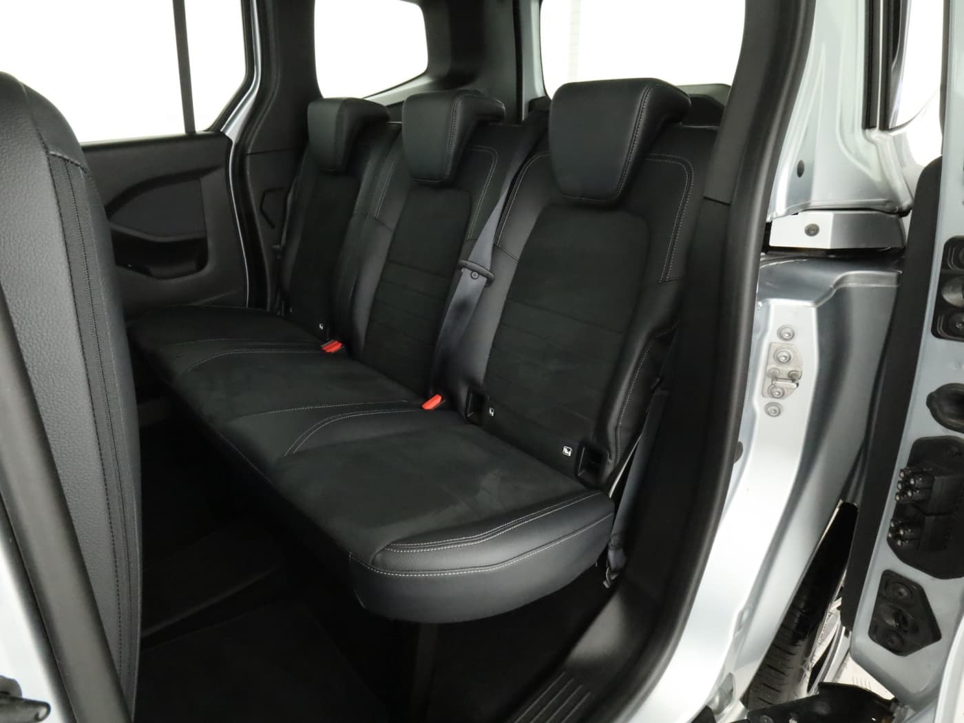 Mercedes-Benz T 180 d Progressive standard Bild 18