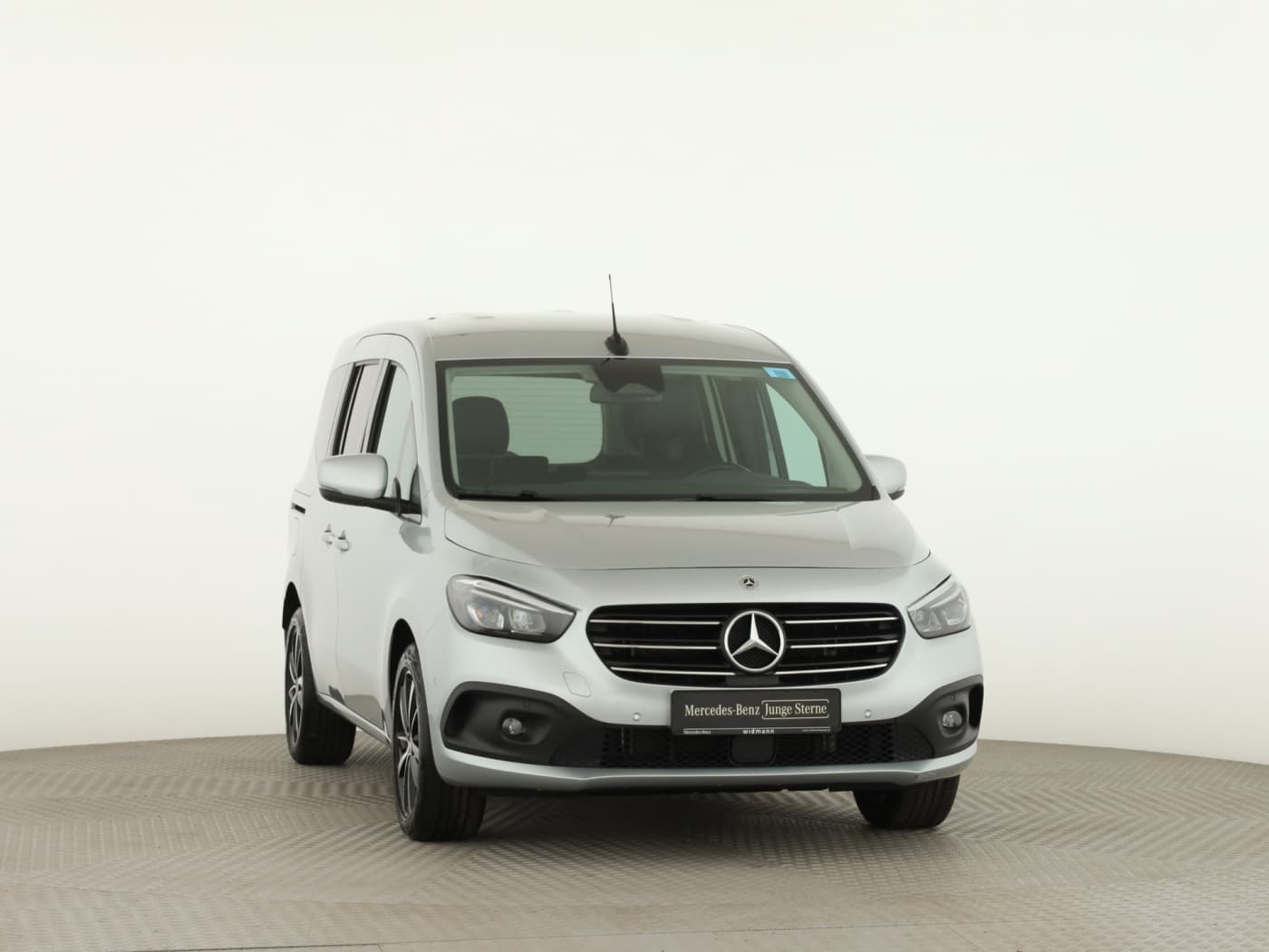 Mercedes-Benz T 180 d Progressive standard Bild 3