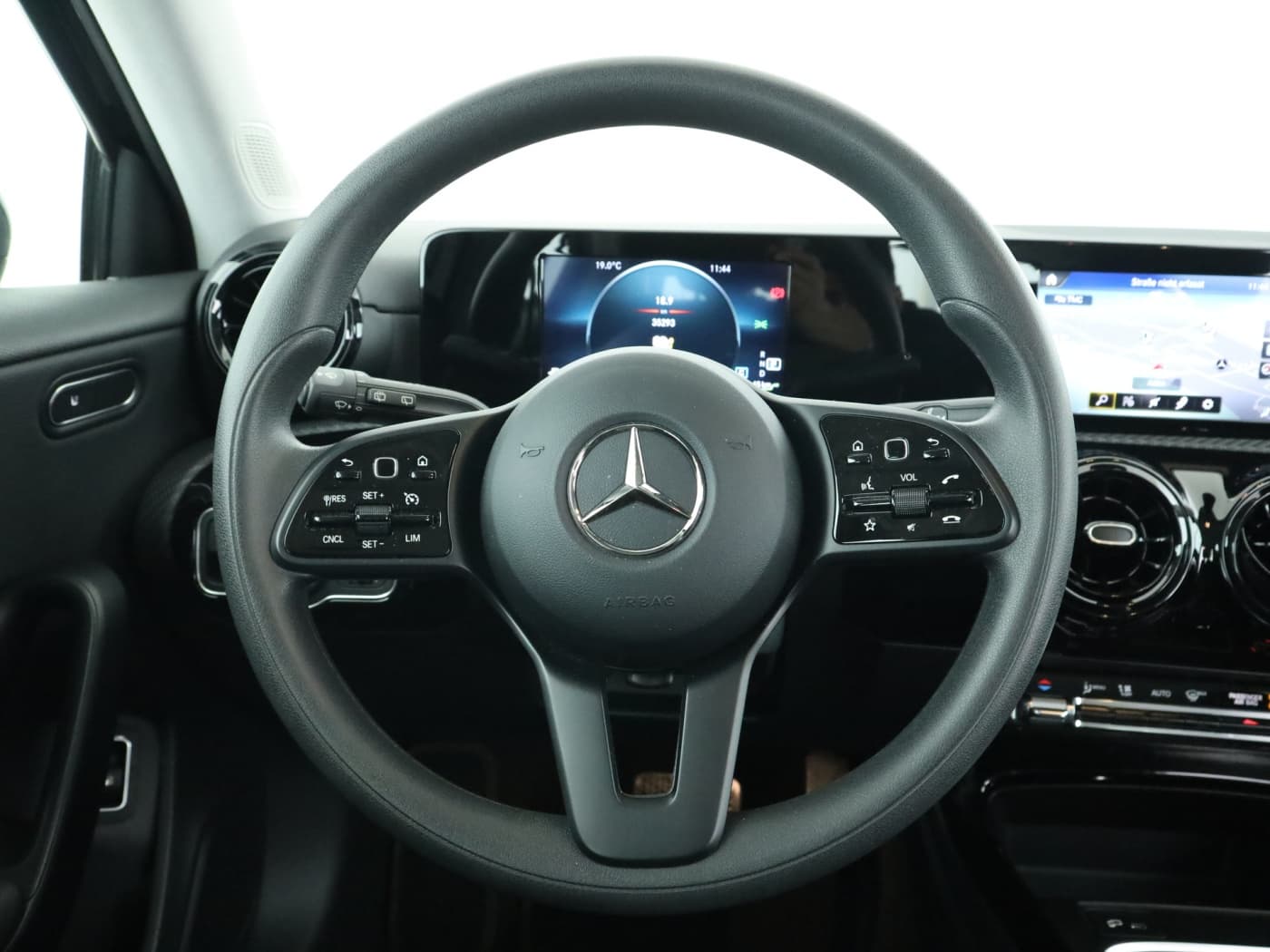 Mercedes-Benz A 250 e Bild 11
