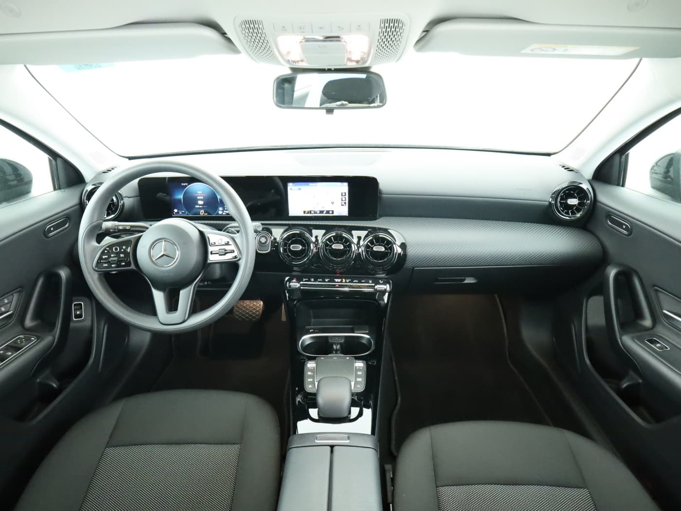 Mercedes-Benz A 250 e Bild 19