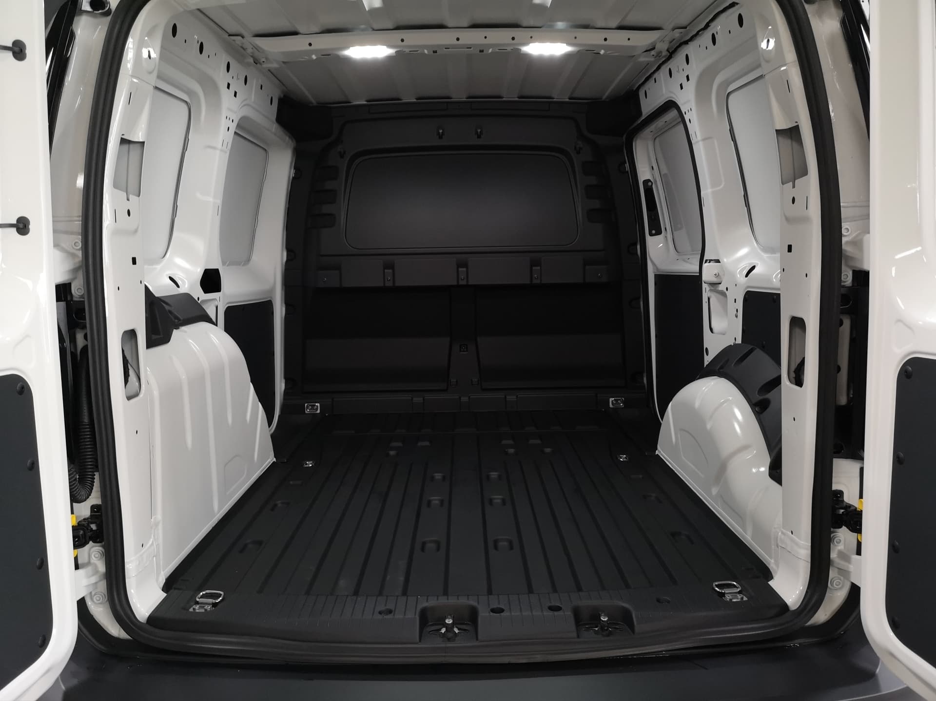 Volkswagen Caddy Cargo 2.0 l TDI 6-G Bild 19