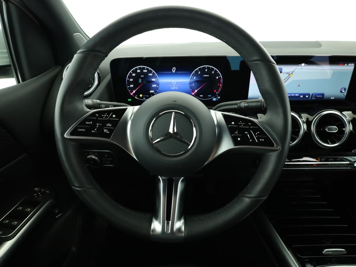 Mercedes-Benz B 180 Bild 11