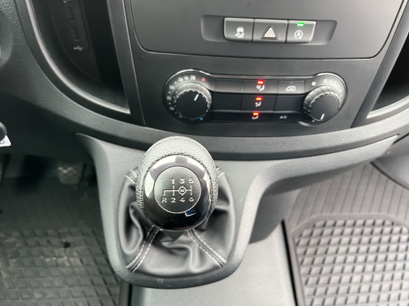 Mercedes-Benz Vito 114 CDI Kasten Bild 13