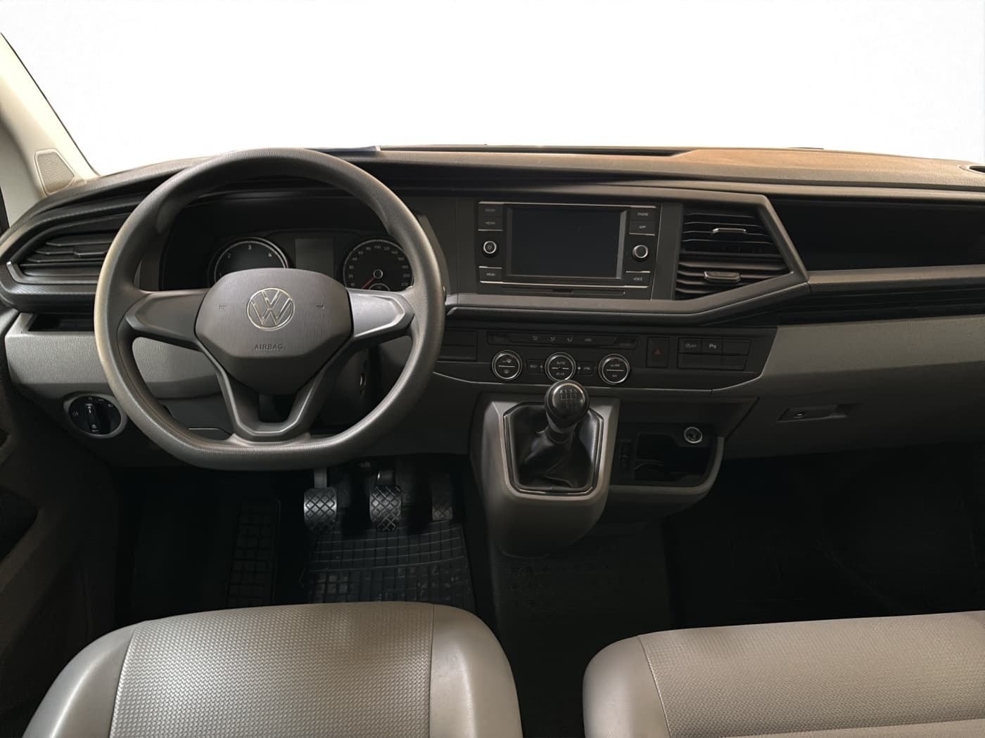 Volkswagen T6.1 2.0 TDI Caravelle Trendline lang Bild 9