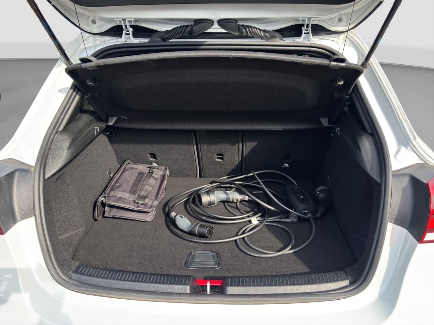 Mercedes-Benz A 250 e Bild 18