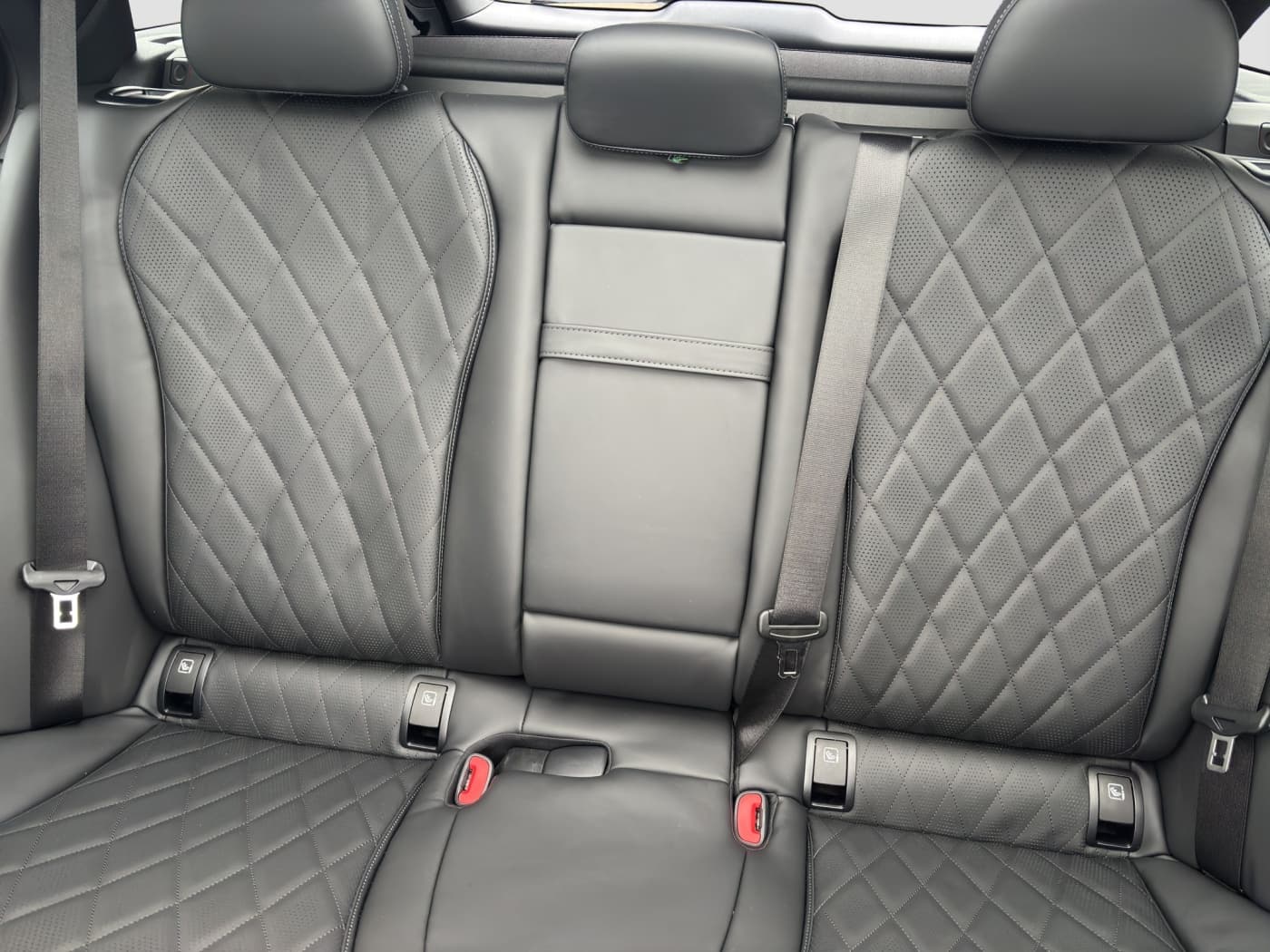 Mercedes-Benz E 450 d 4MATIC T-Modell Bild 17