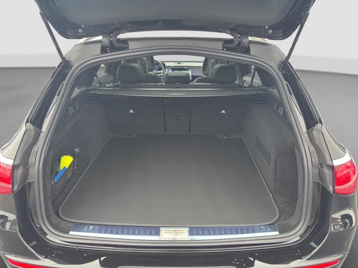 Mercedes-Benz E 450 d 4MATIC T-Modell Bild 19