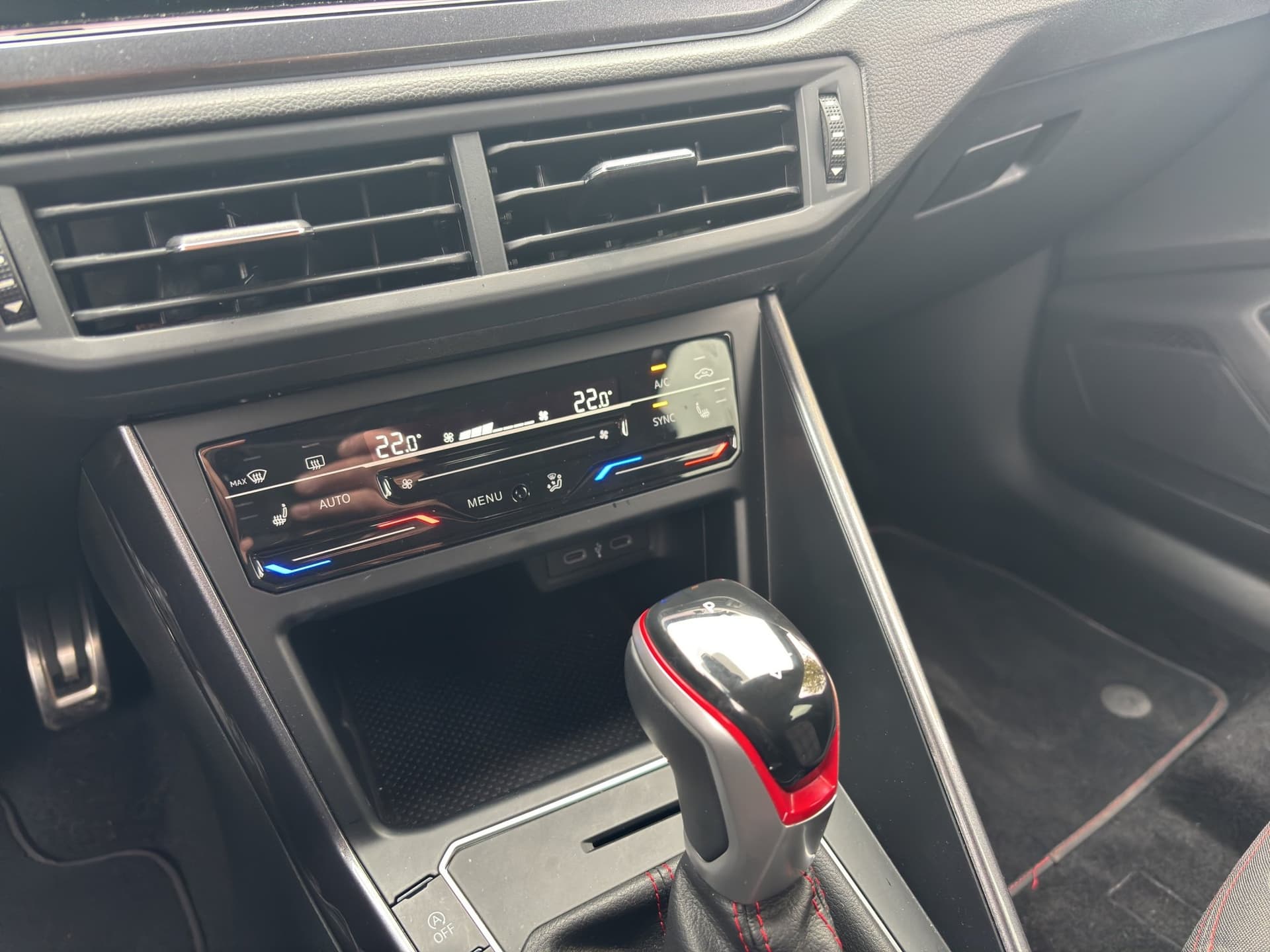 Volkswagen POLO GTI 2.0 TSI 207 PS DSG ACC APP Bild 12