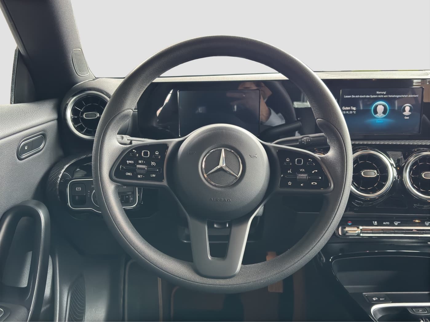 Mercedes-Benz CLA 180 SB Bild 10