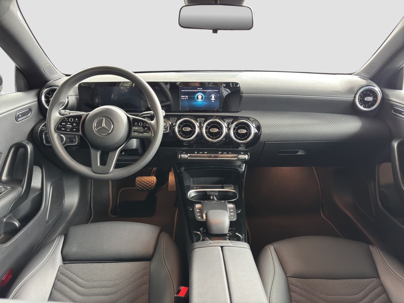 Mercedes-Benz CLA 180 SB Bild 9