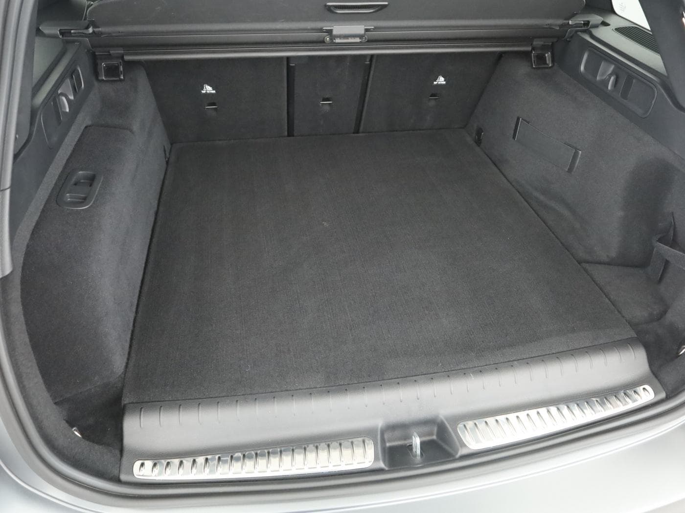 Mercedes-Benz C 300 e T Bild 23