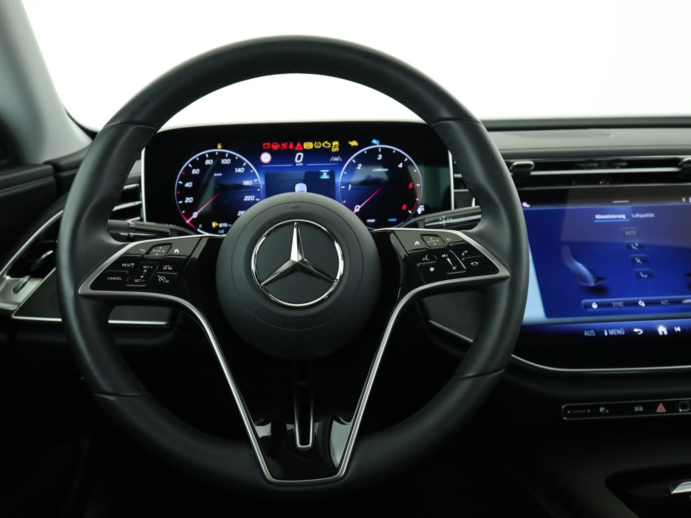 Mercedes-Benz E 220 d Bild 11