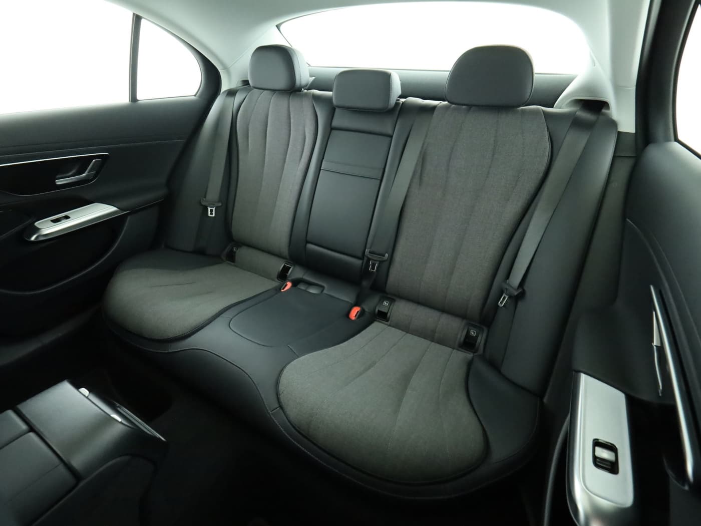 Mercedes-Benz E 220 d Bild 18