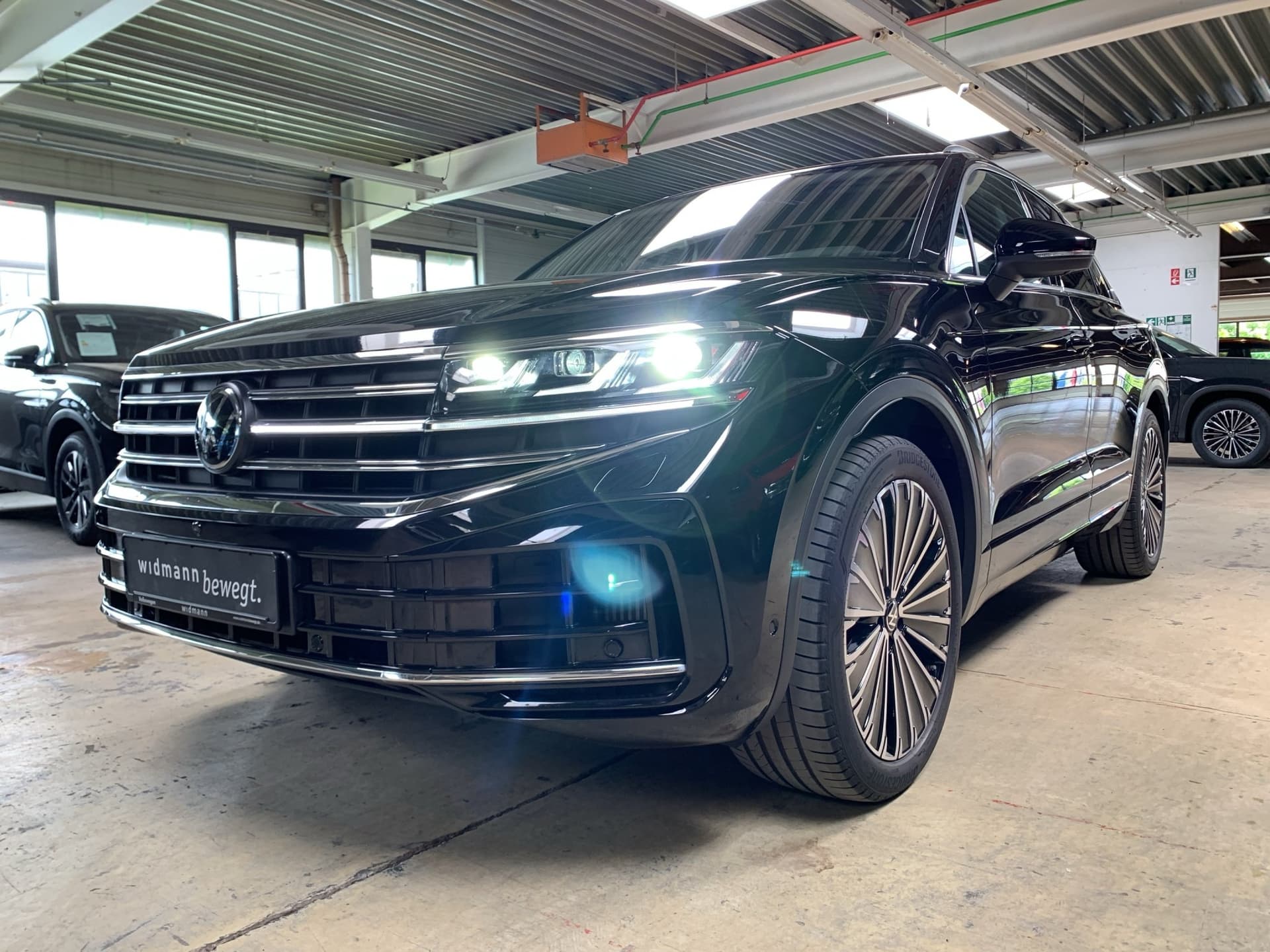 Volkswagen Touareg Elegance 3.0 l V6 TSI 4MOTION 8-Gang-Automatik (Tiptronic) Bild 25