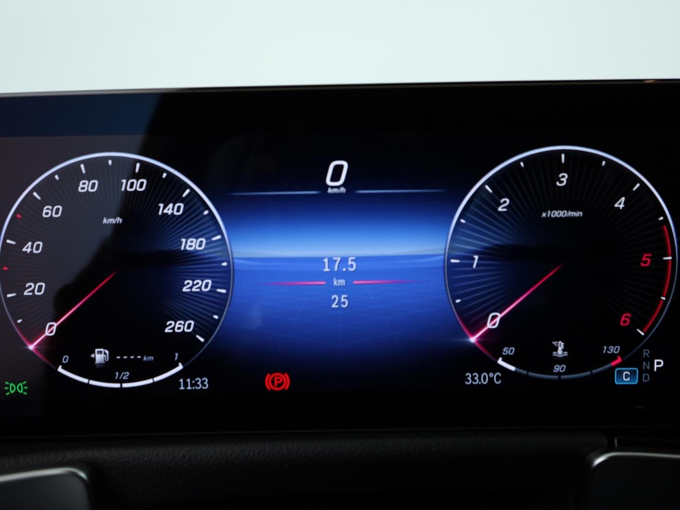 Mercedes-Benz GLB 200 d Bild 12