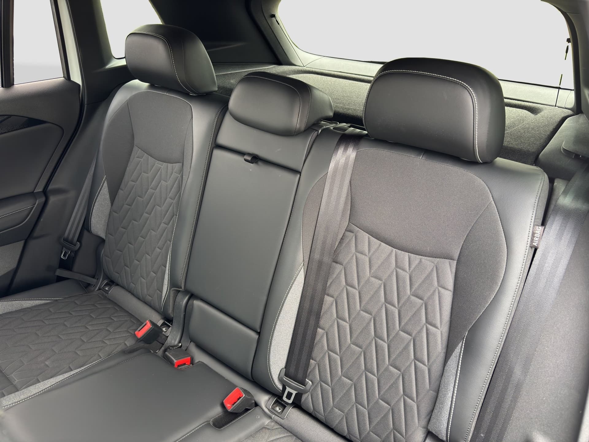Volkswagen Tiguan GOAL 1.5 eTSI 150 PS DSG AHK NAVI ACC KAMERA Bild 14