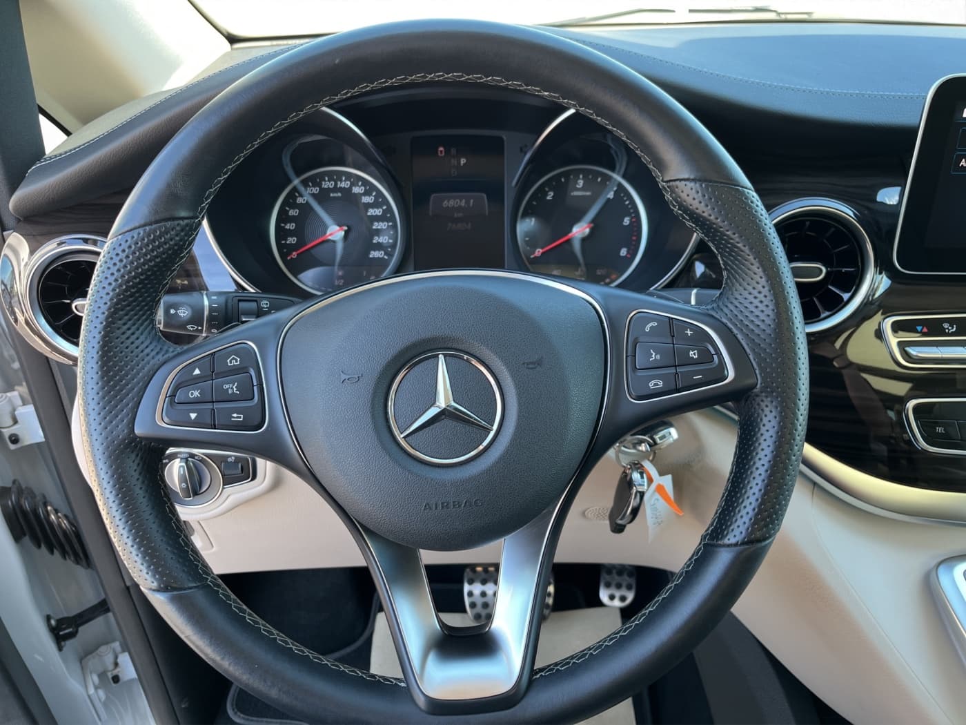 Mercedes-Benz V 300 d 4MATIC AVANTGARDE EDITION AMG Bild 10