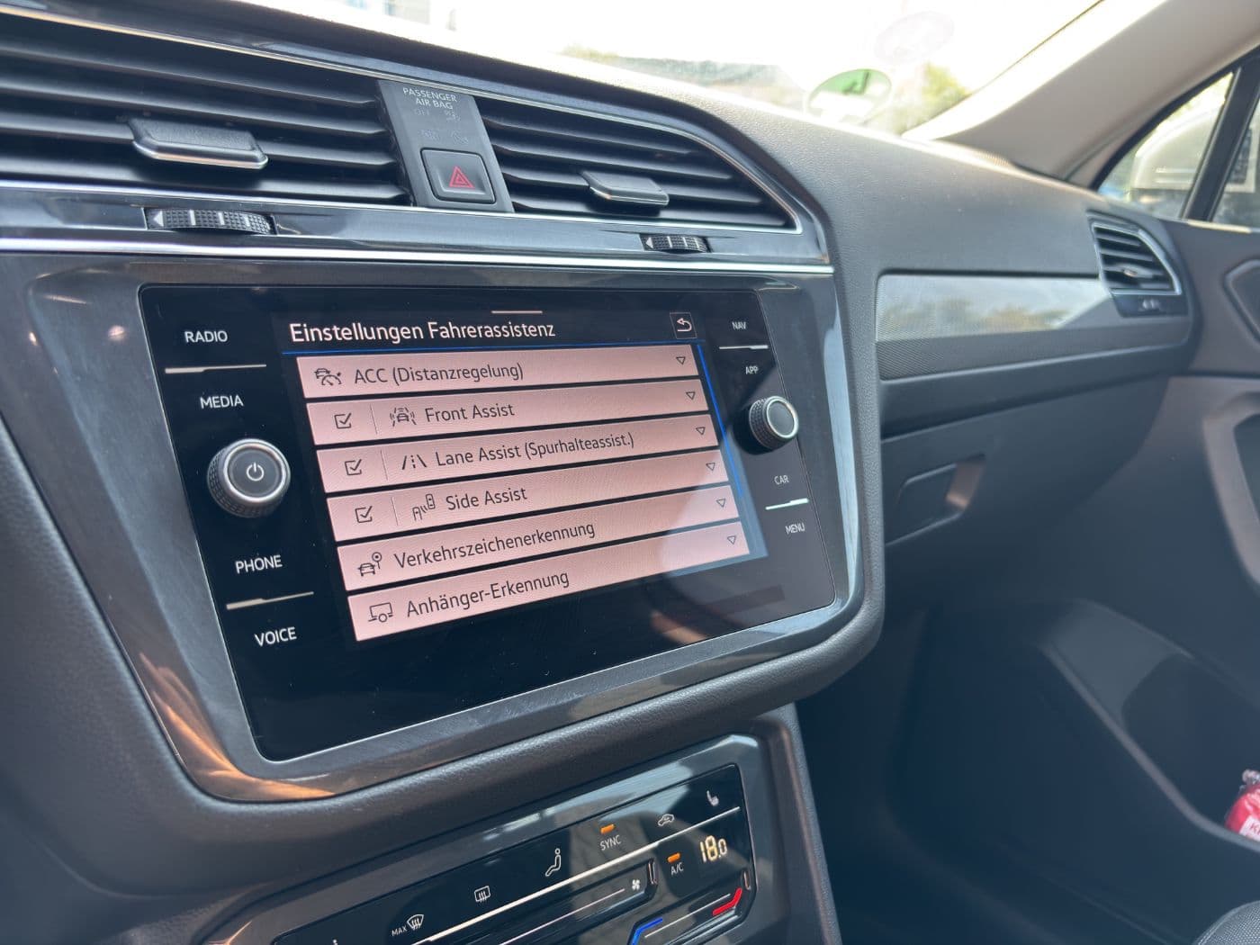 Volkswagen Tiguan Allspace Life 1.5 TSI 150 PS DSG AHK Standheizung NAVI ACC Bild 22