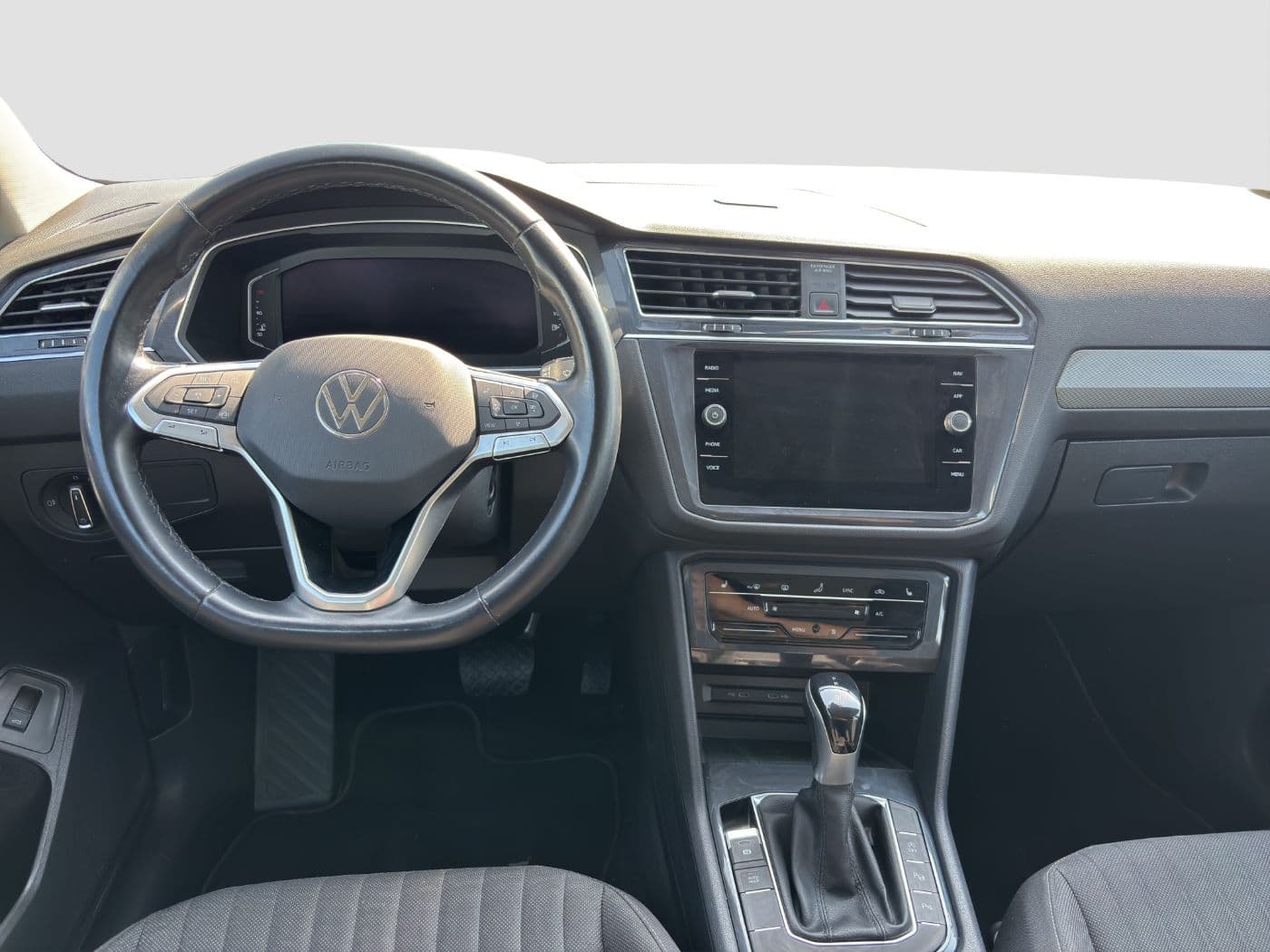 Volkswagen Tiguan Allspace Life 1.5 TSI 150 PS DSG AHK Standheizung NAVI ACC Bild 9