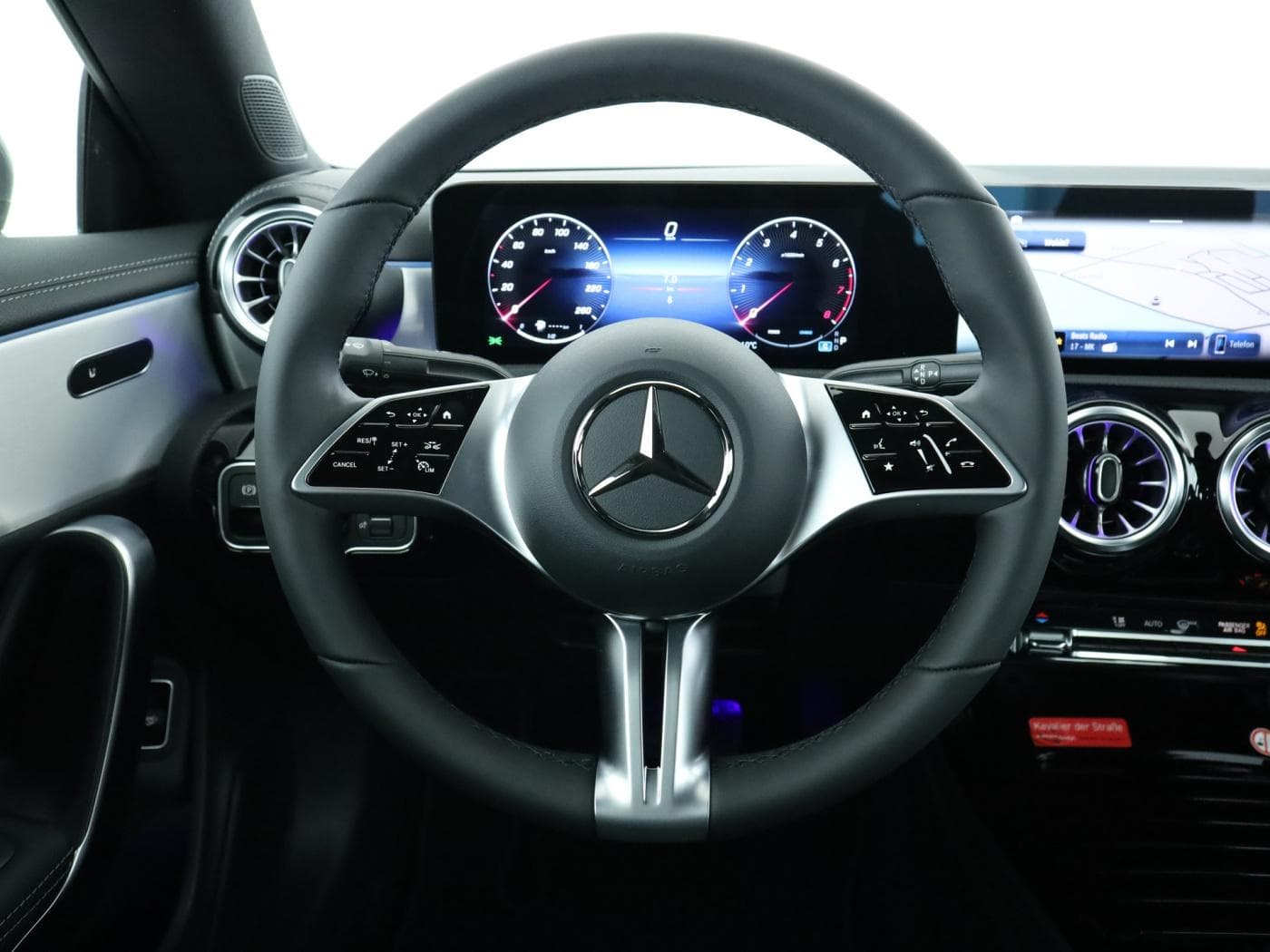Mercedes-Benz CLA 180 Coup Bild 11