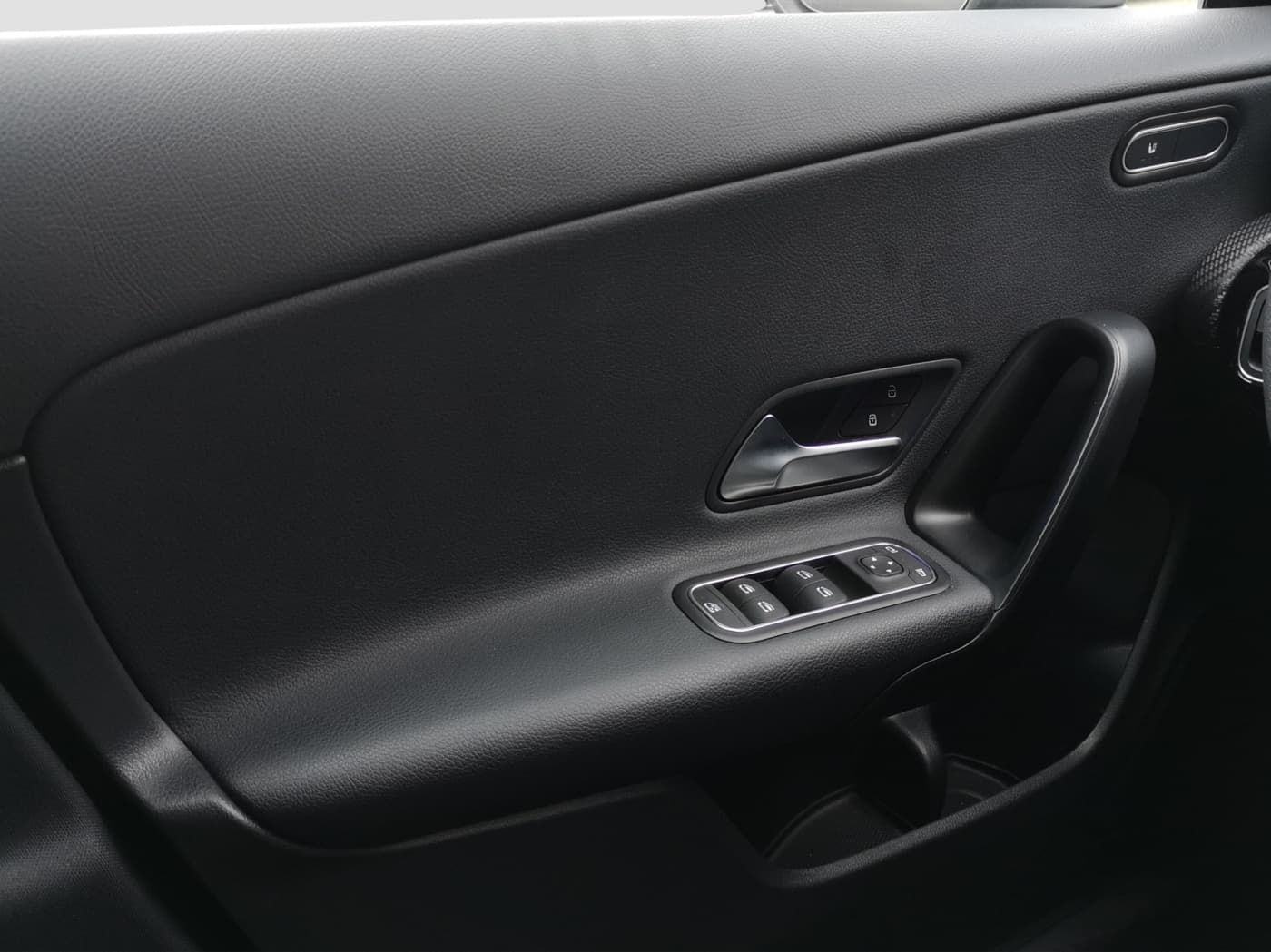 Mercedes-Benz CLA 180 d SB Bild 17