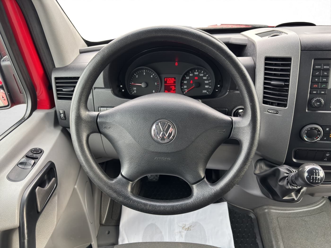 Volkswagen Crafter Kombi 35 kurz L1H1  VERKAUF NUR AN GEWERBE Bild 10