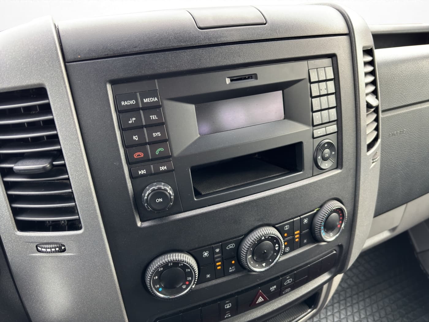 Volkswagen Crafter Kombi 35 kurz L1H1  VERKAUF NUR AN GEWERBE Bild 12