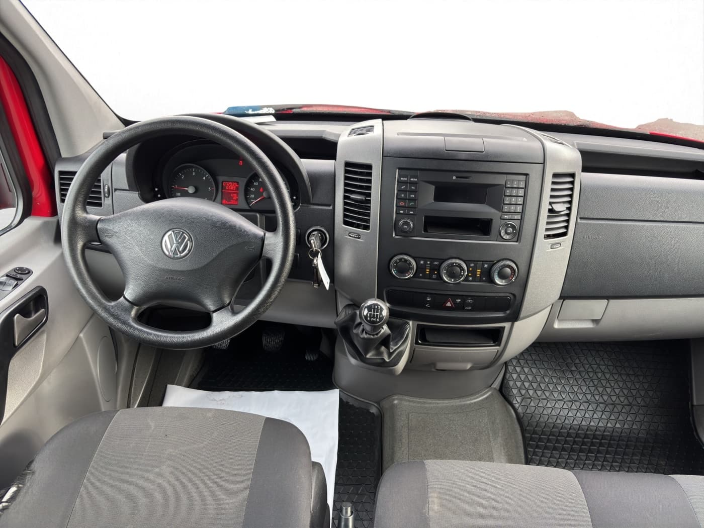 Volkswagen Crafter Kombi 35 kurz L1H1  VERKAUF NUR AN GEWERBE Bild 9