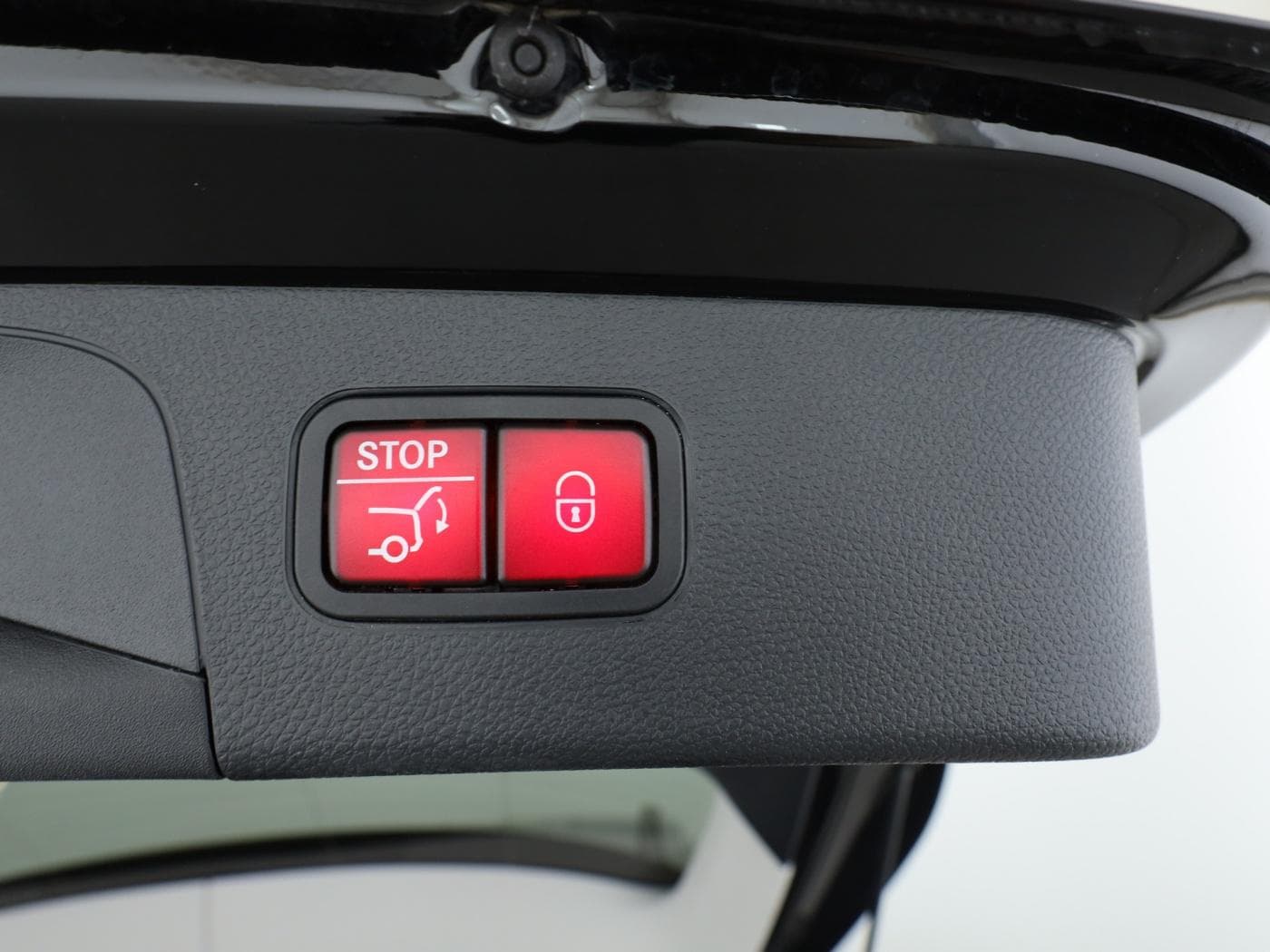 Mercedes-Benz GLC 300 e 4M Bild 23