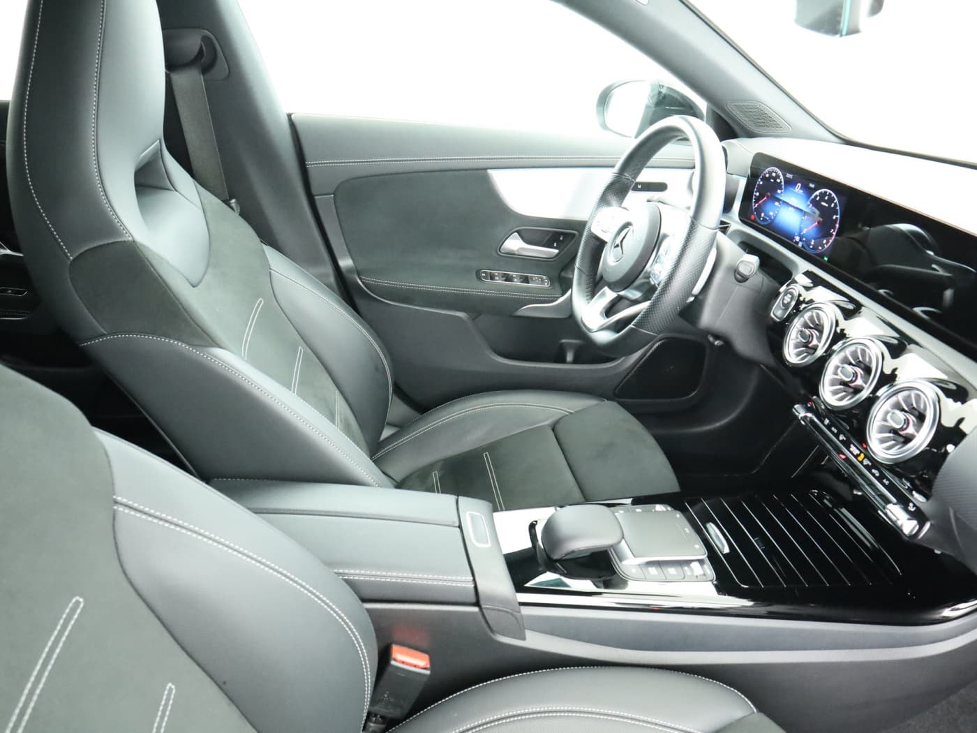 Mercedes-Benz CLA 200 SB Bild 17