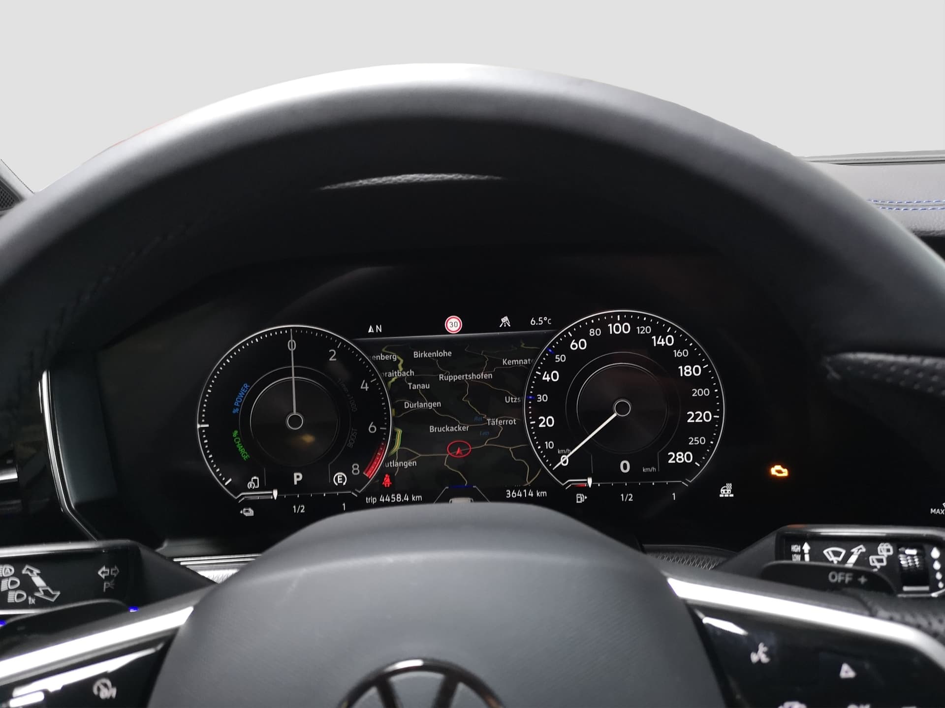 Volkswagen Touareg R 3.0 l V6 eHybrid OPF 4MOTION / 100 KW (136 PS) 8-Gang-Automatik (Tiptronic) Bild 11