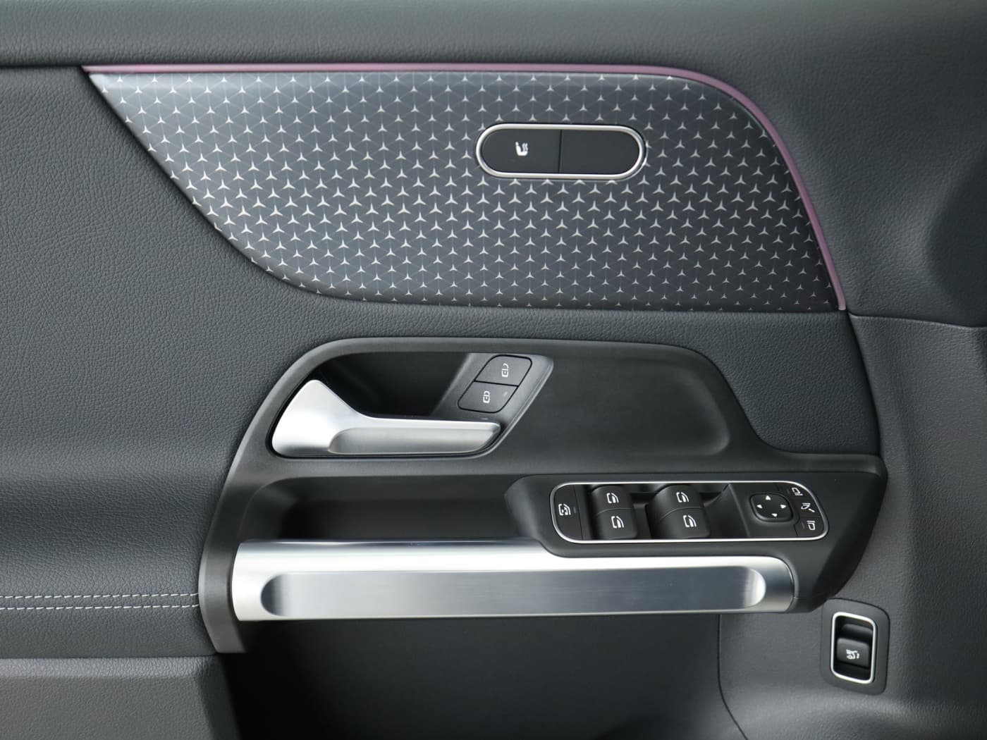 Mercedes-Benz EQB 300 4M Bild 20