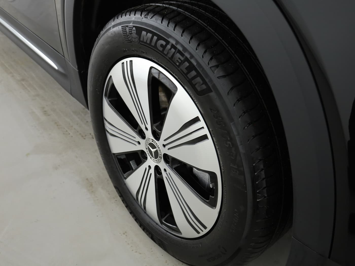 Mercedes-Benz EQB 300 4M Bild 21