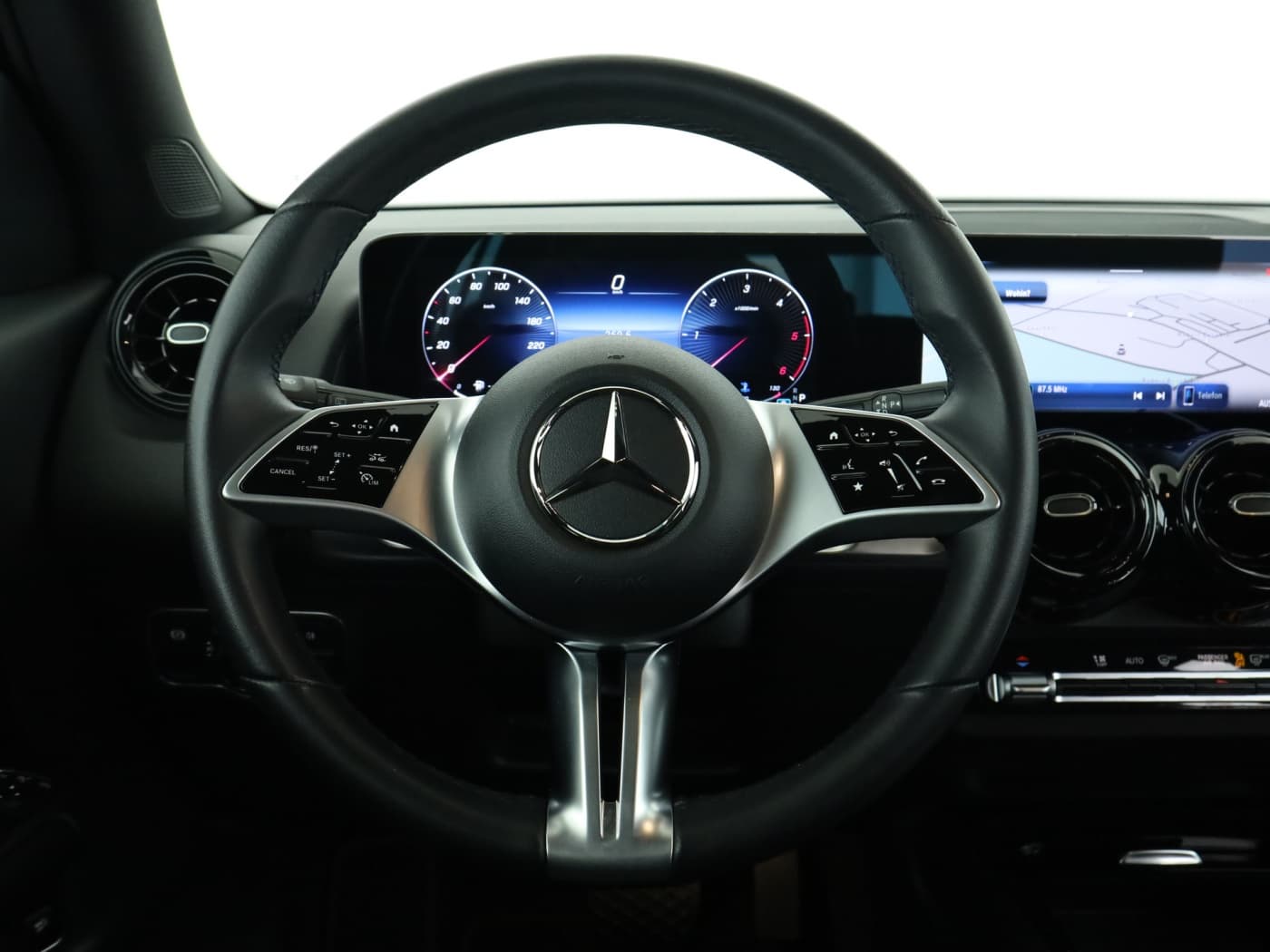 Mercedes-Benz GLB 200 d Bild 11