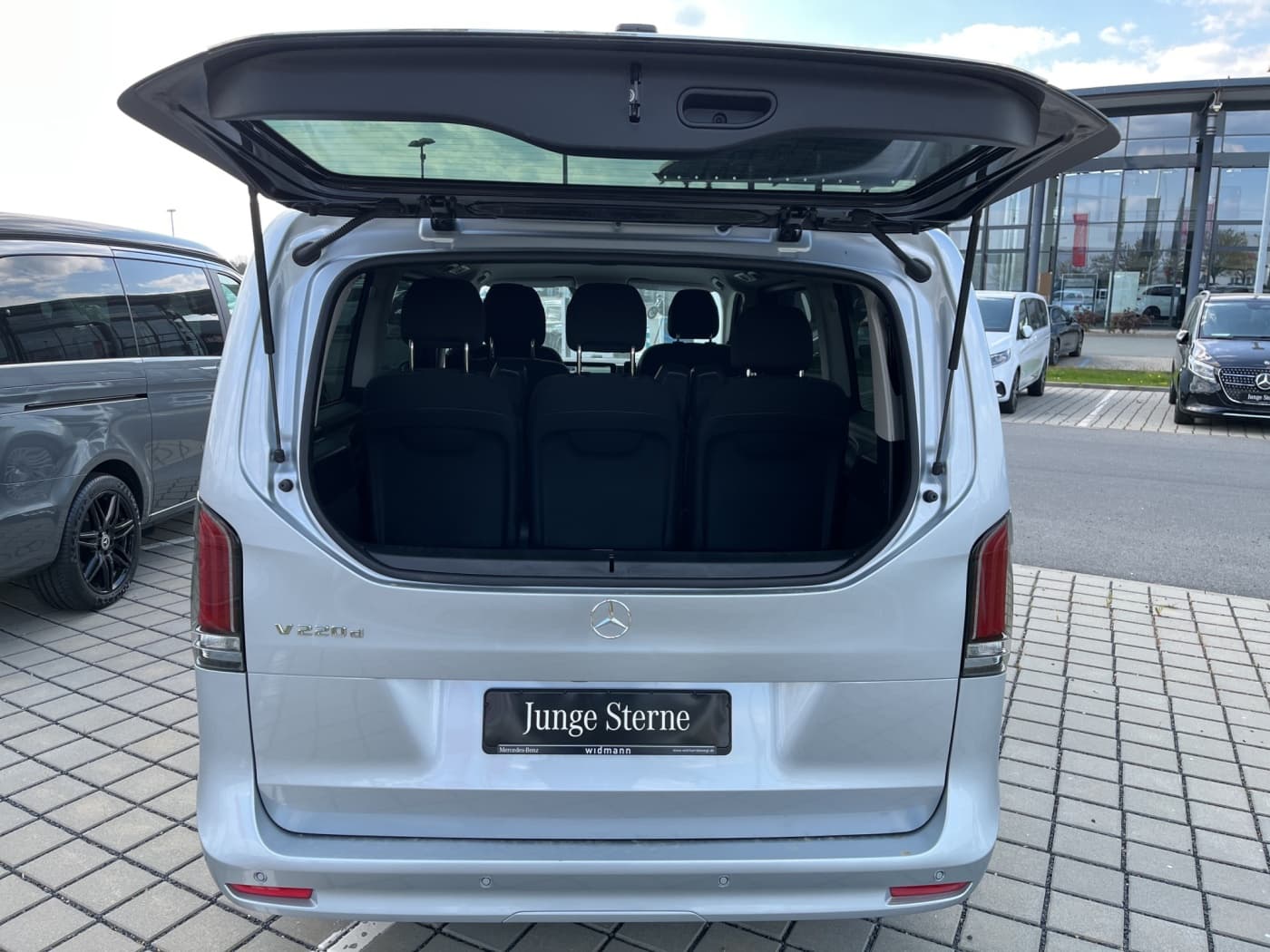 Mercedes-Benz V 220 d STYLE Bild 18