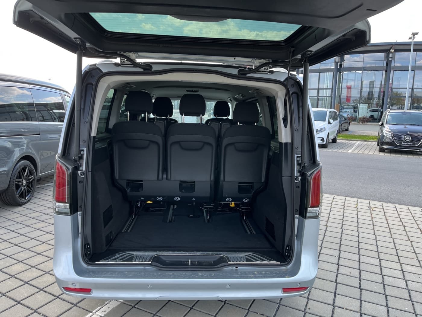 Mercedes-Benz V 220 d STYLE Bild 19