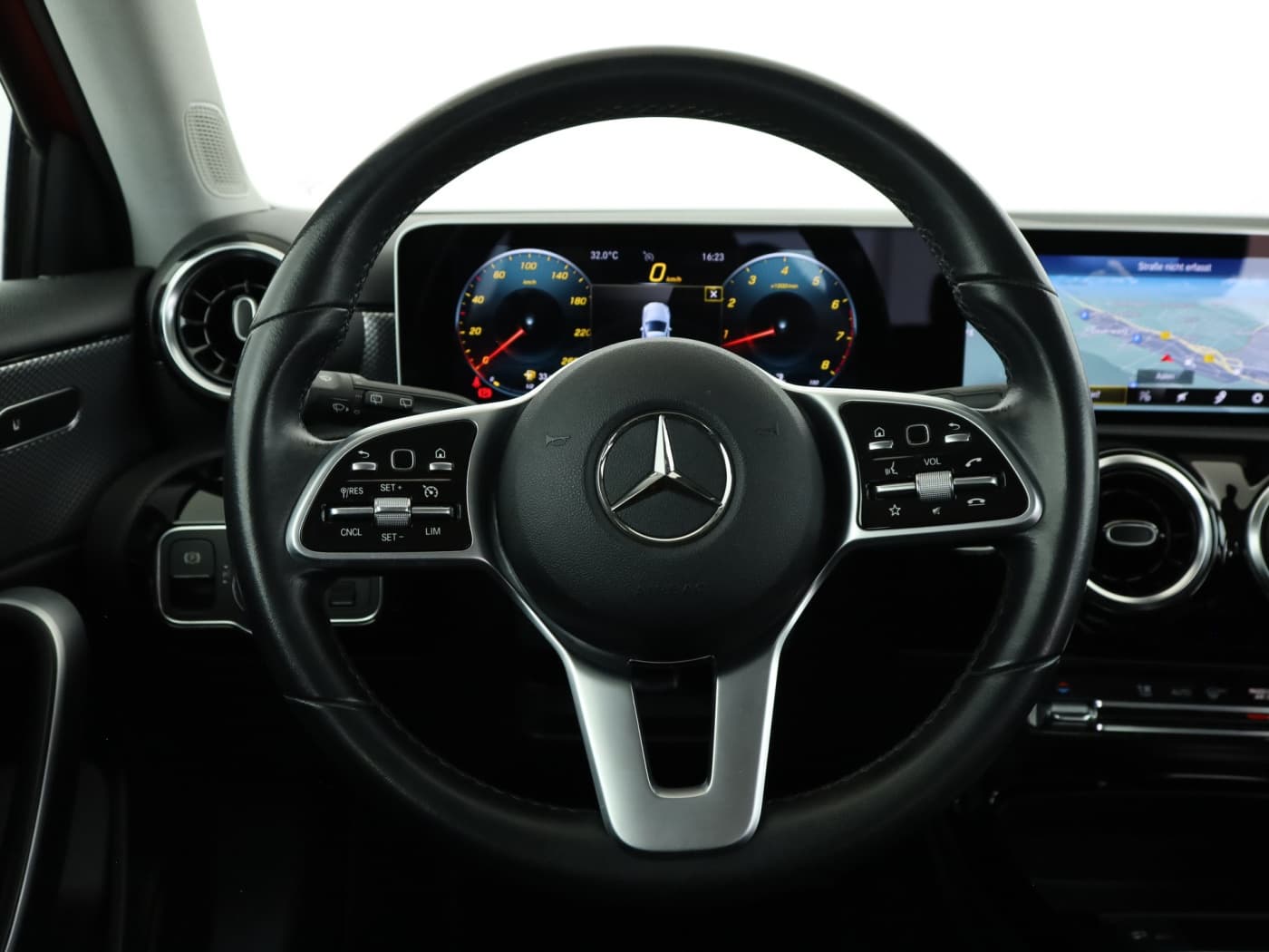 Mercedes-Benz A 220 Bild 11